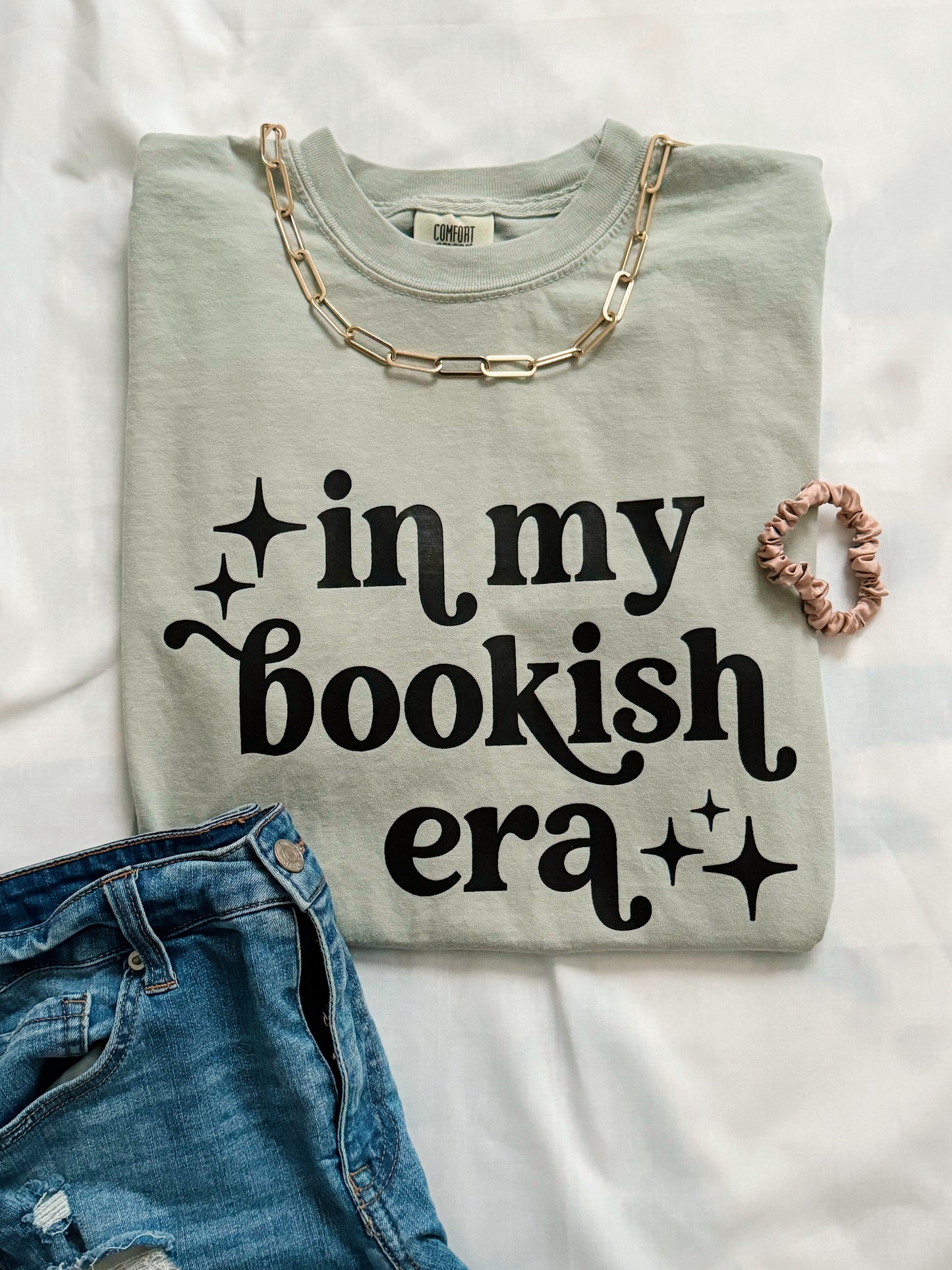 in my bookish era tee